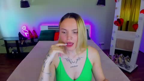 Snapshot of ashley_crashly chatting on 15, 6, 2026 Alina online show from 15, 6, 2026