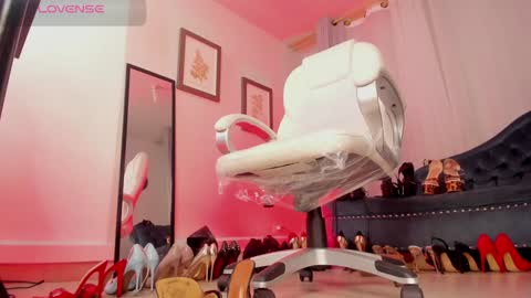 ashley_leon_ online show from 9, 1, 2025