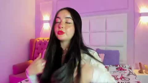 Snapshot of ashley_petit chatting on 8, 7, 2026 ashley_petit online show from 8, 7, 2026