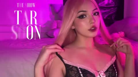 Ashlee Boox   online show from 29, 5, 2026