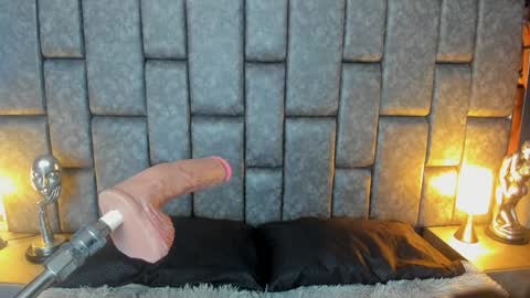 ASHLEY  My schedule 600 - 1400 GMT -5 online show from 12, 1, 2025