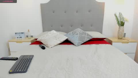 Ashley knight online show from 3, 12, 2024