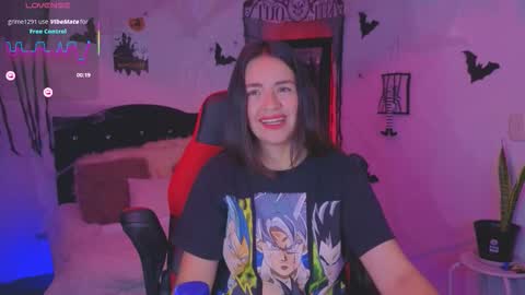 Snapshot of ashleyt1998 chatting on 11, 10, 2025 ASHLEY online show from 11, 10, 2025