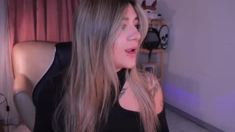 Ashley Lauren online show from 23, 10, 2025