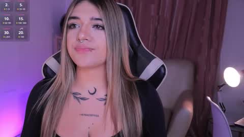 Ashley Lauren online show from 18, 11, 2025