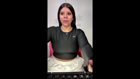 Snapshot of ashleyy18__ chatting on 6, 2, 2025 Ashleyy18 online show from 6, 2, 2025