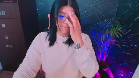 Snapshot of ashleyy18__ chatting on 28, 9, 2025 Ashleyy18 online show from 28, 9, 2025