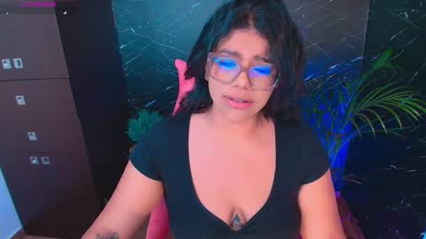 Snapshot of ashleyy18__ chatting on 9, 10, 2025 Ashleyy18 online show from 9, 10, 2025