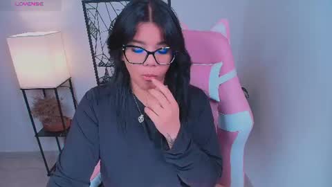 Snapshot of ashleyy18__ chatting on 23, 7, 2026 Ashleyy18 online show from 23, 7, 2026