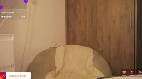 Snapshot of ashleyyfox_ chatting on 4, 6, 2026 Ashley Fox online show from 4, 6, 2026