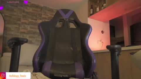 Snapshot of ashleyyfox_ chatting on 17, 7, 2026 Ashley Fox online show from 17, 7, 2026
