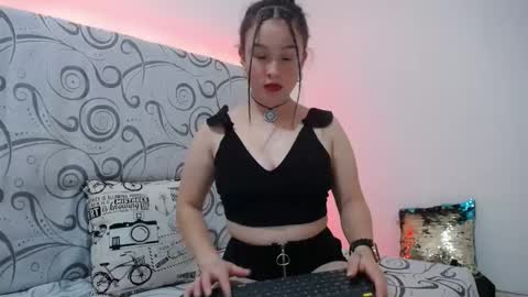 Snapshot of ashly_93 chatting on 17, 12, 2024 engel online show from 17, 12, 2024