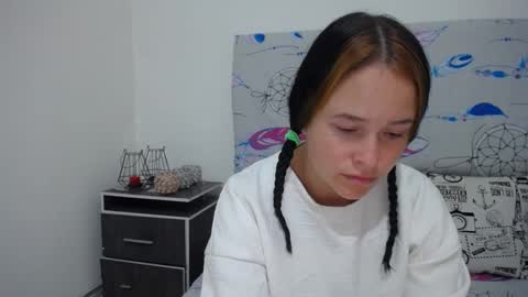 Snapshot of ashly_93 chatting on 3, 2, 2025 engel online show from 3, 2, 2025