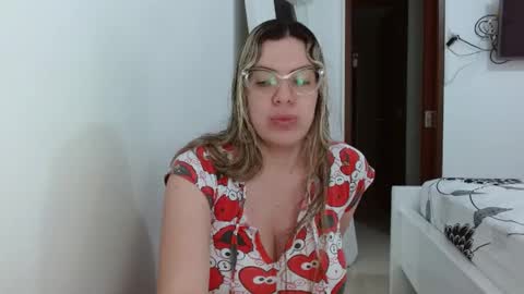 AshlyMoon online show from 6, 1, 2025