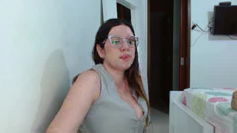 Snapshot of ashlymoon chatting on 15, 5, 2026 AshlyMoon online show from 15, 5, 2026