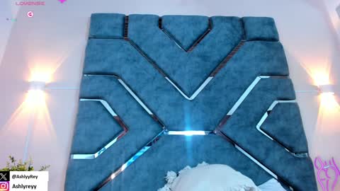 Ashly  online show from 8, 2, 2025