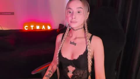 Mila online show from 12, 4, 2026