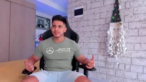 Snapshot of ashton_coleman_ chatting on 14, 12, 2025 my name real is camilo online show from 14, 12, 2025