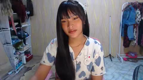 Snapshot of asian_glamm chatting on 15, 12, 2025 ANITA online show from 15, 12, 2025