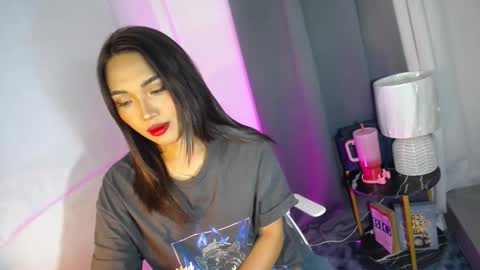 Snapshot of asian_luci chatting on 20, 10, 2025 LUCI BABE online show from 20, 10, 2025