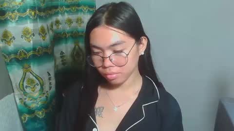 Snapshot of asian_rhean chatting on 22, 2, 2025 Rhean online show from 22, 2, 2025