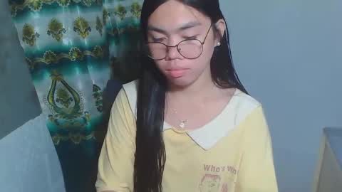 Snapshot of asian_rhean chatting on 28, 2, 2025 Rhean online show from 28, 2, 2025