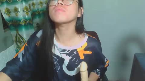 Snapshot of asian_rhean chatting on 5, 3, 2025 Rhean online show from 5, 3, 2025