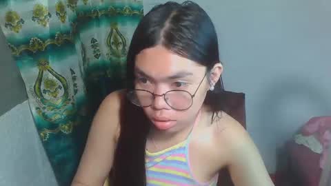 Snapshot of asian_rhean chatting on 9, 3, 2025 Rhean online show from 9, 3, 2025