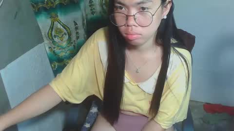 Snapshot of asian_rhean chatting on 12, 3, 2025 Rhean online show from 12, 3, 2025