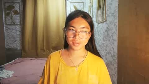 Snapshot of asian_rhean chatting on 18, 9, 2025 Rhean online show from 18, 9, 2025