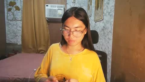 Snapshot of asian_rhean chatting on 21, 9, 2025 Rhean online show from 21, 9, 2025