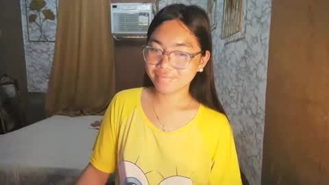 Snapshot of asian_rhean chatting on 4, 10, 2025 Rhean online show from 4, 10, 2025