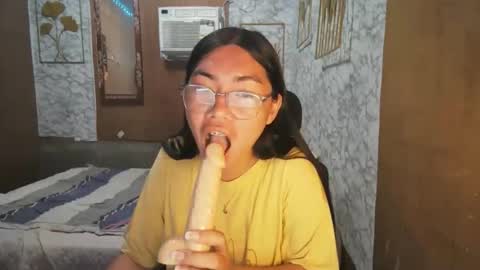 Snapshot of asian_rhean chatting on 25, 10, 2025 Rhean online show from 25, 10, 2025