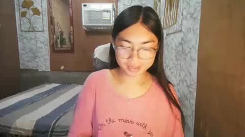 Snapshot of asian_rhean chatting on 31, 10, 2025 Rhean online show from 31, 10, 2025