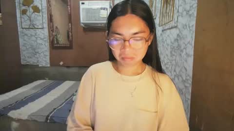 Snapshot of asian_rhean chatting on 7, 11, 2025 Rhean online show from 7, 11, 2025