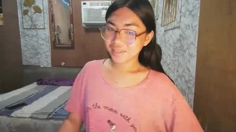 Snapshot of asian_rhean chatting on 9, 11, 2025 Rhean online show from 9, 11, 2025