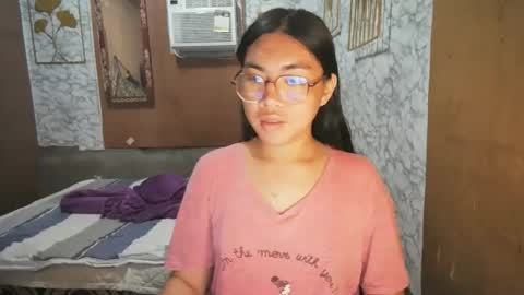 Snapshot of asian_rhean chatting on 16, 11, 2025 Rhean online show from 16, 11, 2025