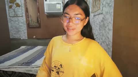 Snapshot of asian_rhean chatting on 17, 11, 2025 Rhean online show from 17, 11, 2025