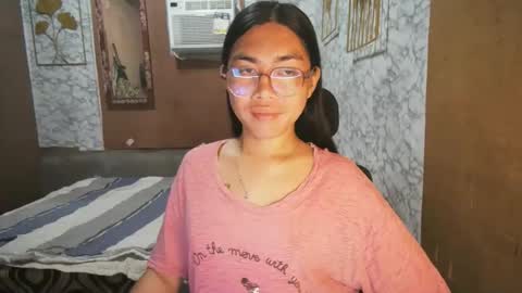 Snapshot of asian_rhean chatting on 19, 11, 2025 Rhean online show from 19, 11, 2025