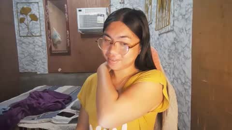 Snapshot of asian_rhean chatting on 27, 11, 2025 Rhean online show from 27, 11, 2025