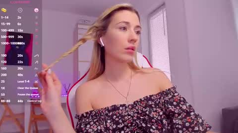 Snapshot of askcaroline chatting on 2, 3, 2025 Caroline online show from 2, 3, 2025