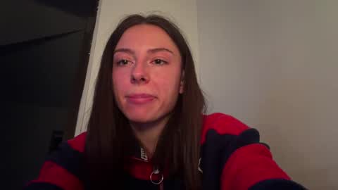 Snapshot of asleyfabello chatting on 24, 7, 2026 Monica online show from 24, 7, 2026