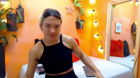 Snapshot of aslyhernandez chatting on 4, 12, 2024 ASLY online show from 4, 12, 2024