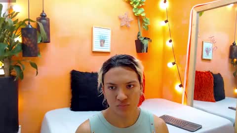 Snapshot of aslyhernandez chatting on 5, 12, 2024 ASLY online show from 5, 12, 2024