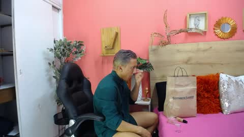 Snapshot of aslyhernandez chatting on 28, 3, 2026 ASLY online show from 28, 3, 2026