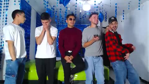 Snapshot of asmodeus7100 chatting on 20, 2, 2025 THOMAS AND DAMIAND online show from 20, 2, 2025