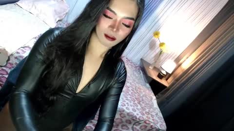 Margaux Miller online show from 16, 2, 2025