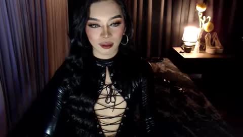 Margaux Miller online show from 30, 9, 2025