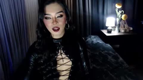 Margaux Miller online show from 5, 10, 2025