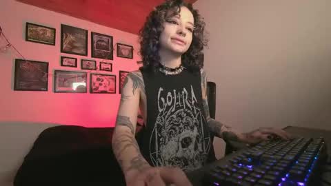 Snapshot of astarte4 chatting on 21, 11, 2025 Sof online show from 21, 11, 2025